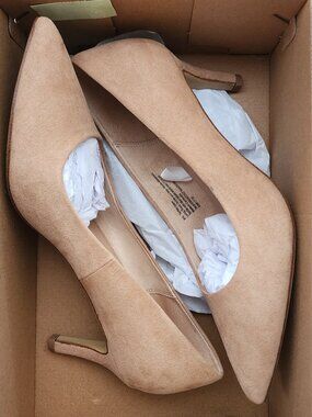 Target Tan heels 8.5 Like New